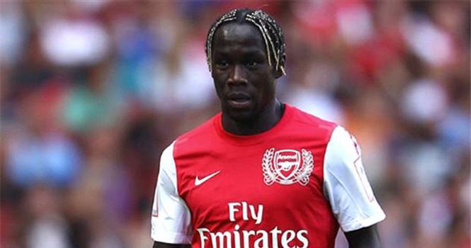 Napoli đang theo sát thương vụ Sagna